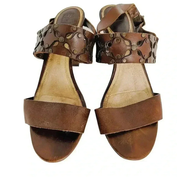 Frye Skye Sandals Brown Leather Chunky Heels Flower Cutouts Rivets Size 9 - Picture 3 of 14